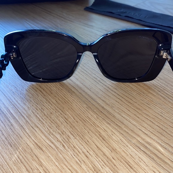 Chanel sunglasses with rhinestone “CHANEL” on left arm - Picture 10 of 13